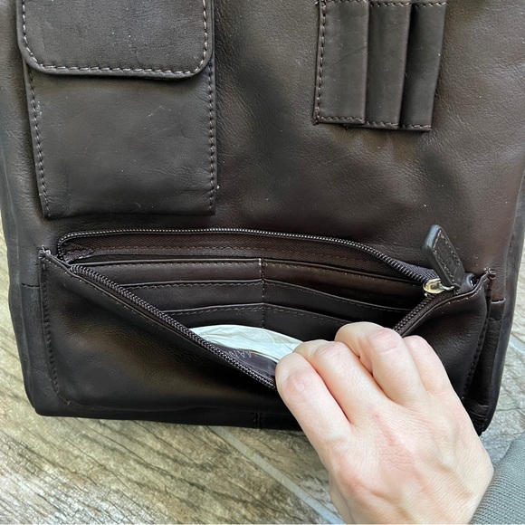 NWT! Mancini 100% Leather, Flap Messenger Bag for Laptops and Tablets, Brown - Picture 8 of 13